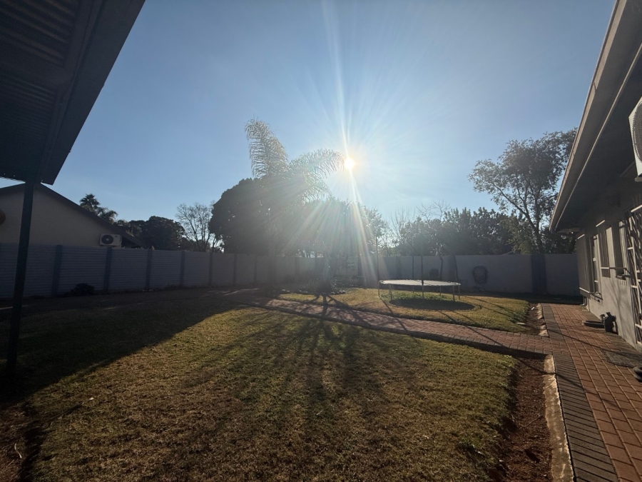 To Let 4 Bedroom Property for Rent in Ifafi North West